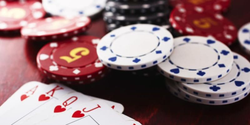 Chiến lược Giải đấu Poker cho Người Mới