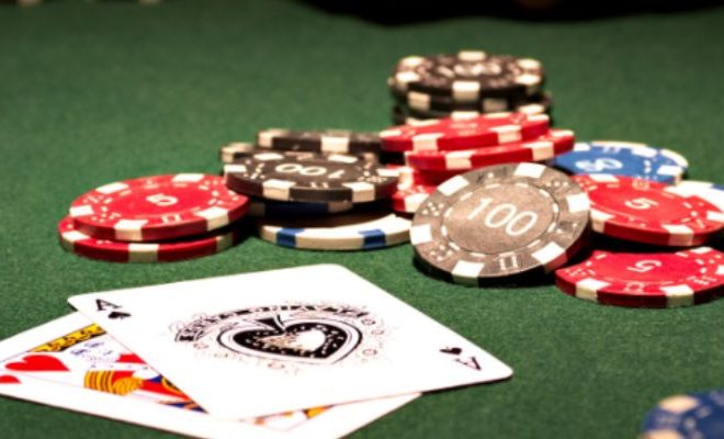 Những mẹo chiến lược hiệu quả trong Texas Hold’em