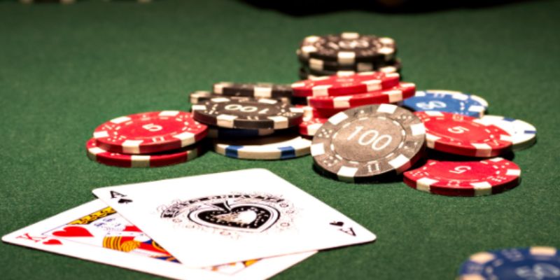 Những mẹo chiến lược hiệu quả trong Texas Hold’em